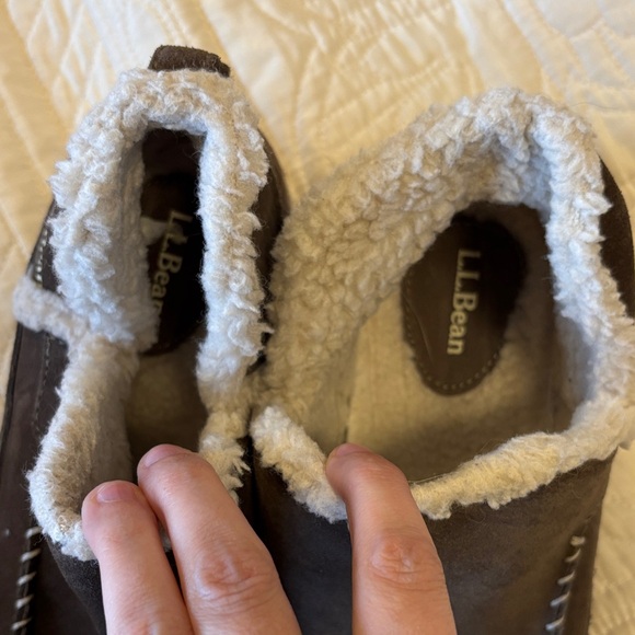 L.L. Bean women’s mountain slipper - Picture 2 of 4